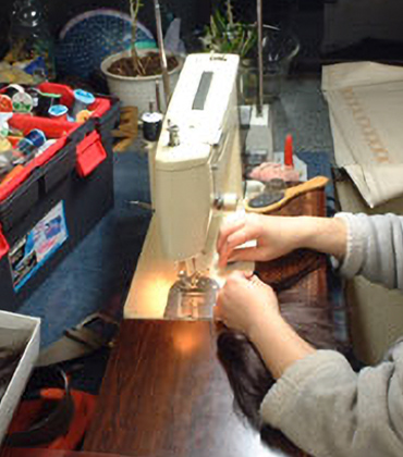 初期の髪の毛帽子制作風景